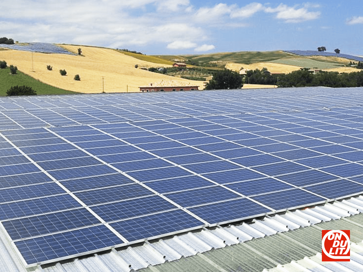 Realizzare un impianto fotovoltaico e una nuova copertura anche a costo zero