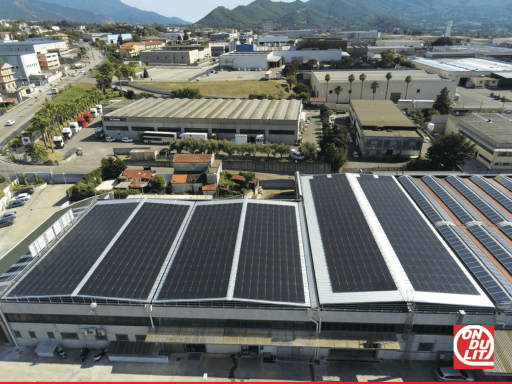 Ventilcover favorisce l'efficientamento energetico degli edifici. Impianto fotovoltaico su tetto piano.